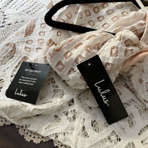 Lulus. Lace Dress Size XS Taupe underneath and Ivory Lace - Picture 10 of 13